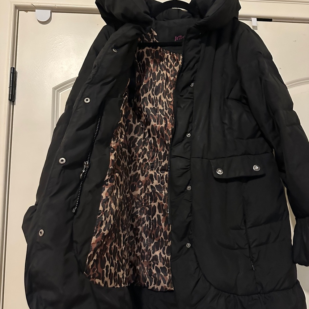 Betsy Johnson Women's Black Ruffle Puffer Jacket - Picture 2 of 3